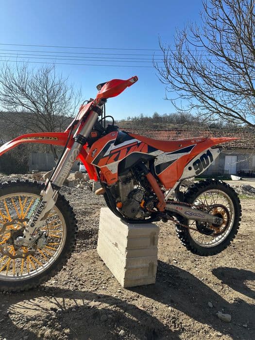 Vând un motor KTM