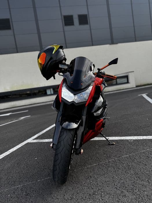 Kawasaki Z1000 (cauciucuri ,pinioane si lant nou)