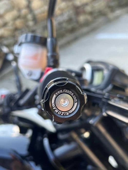 Kawasaki Z750 motocicleta personala