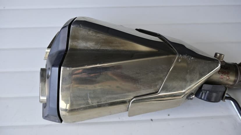 Kawasaki Z1000 2010 2013 Toba de evacuare originala dreapta