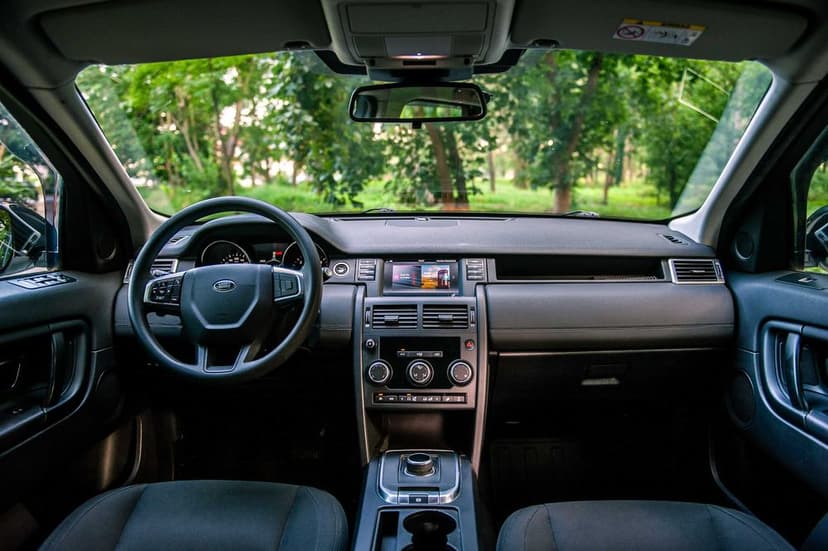 Land Rover Discovery Sport 2017 – SUV, vanzare directa