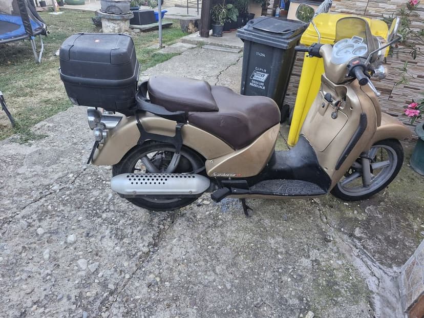 Se vind următoarele Scuter aprilie scarabeu 150 și at copii
