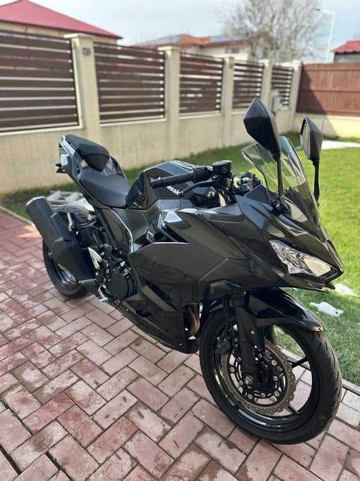 Kawasaki Ninja 400, 2023