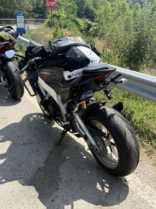 Aprilia rsv4 1100 factory 2020 schimb ambele cu ducati panigale v4s