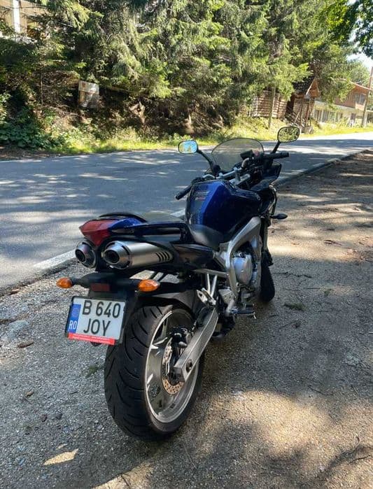 Yamaha FZ6 Fazer 600 | 2005 | 50.000 km | Cutii GIVI | Revizie recentă