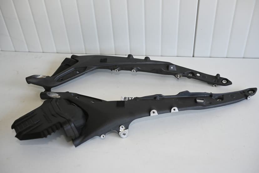 Ducati Panigale V4 Cadru codita spate set stanga dreapta