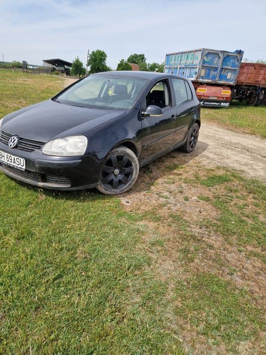 Vand golf 5 1.9 tdi 90 cp,sau schimb cu atv