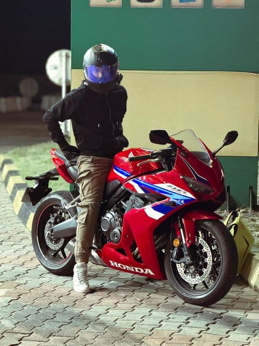 Vand Honda CBR 650R 2024 limitat A2 in acte