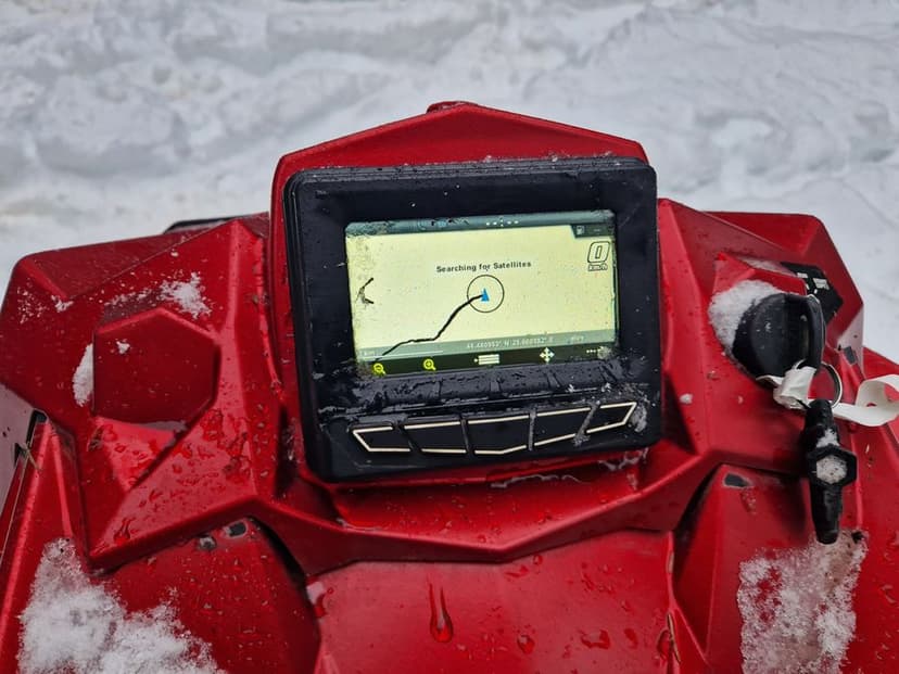 Snowmobil Polaris khaos