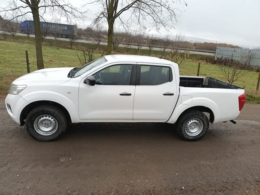 Vând Nissan Navara 2016