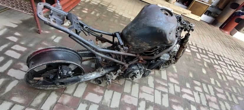 Kawasaki Z900, 2024, si Z900 2022, inmatriculata, daune de Incendiu