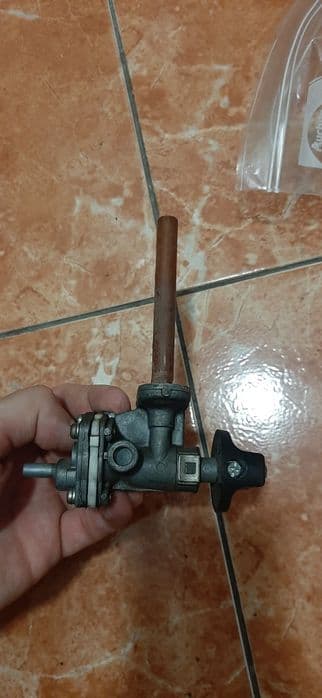 Robinet benzina suzuki gsxf gsx600f gsx750f bandit katana original