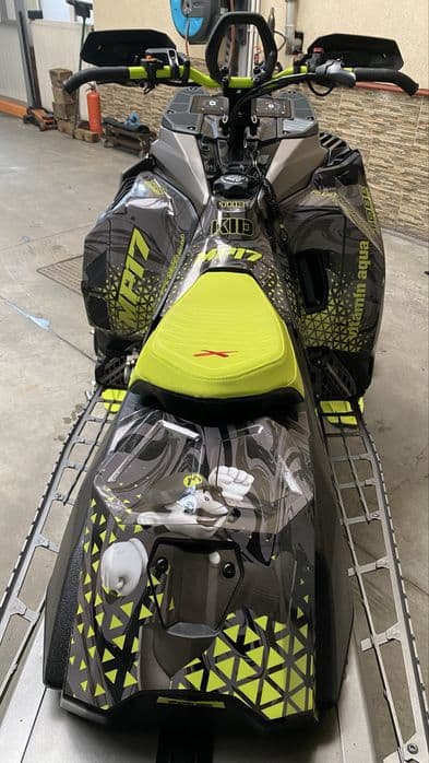 Snowmobile Ski Doo Summit X 850 E-TEC TURBO