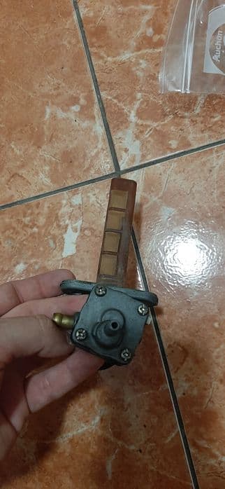 Robinet benzina suzuki gsxf gsx600f gsx750f bandit katana original