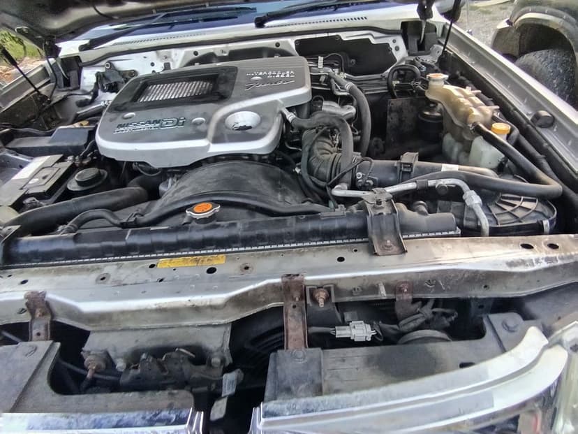 Motor Nissan patrol y61 zd 30 an 2003.   2004