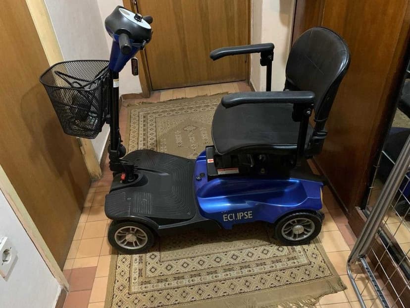 Scuter electric pt persoane cu dizabilitati