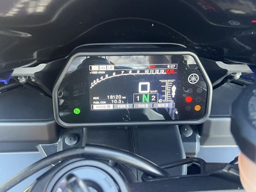 Yamaha R1 model 2015