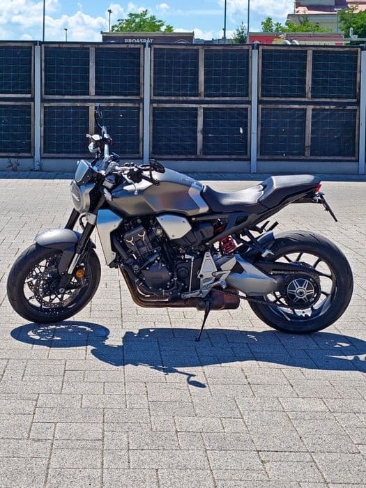 Ofer spre vanzare Honda Cb1000R