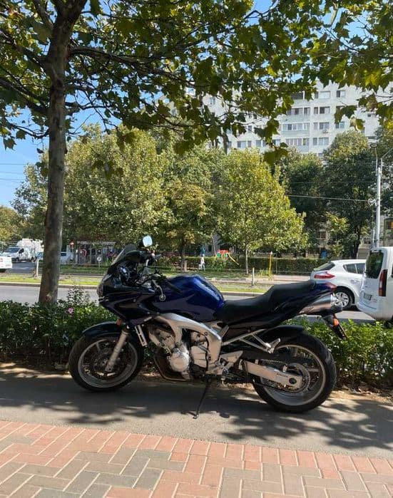 Yamaha FZ6 Fazer 600 | 2005 | 50.000 km | Cutii GIVI | Revizie recentă