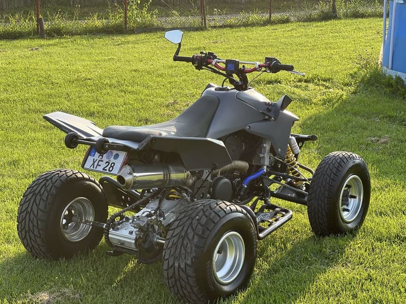 Suzukj ltz 400 Ak 47