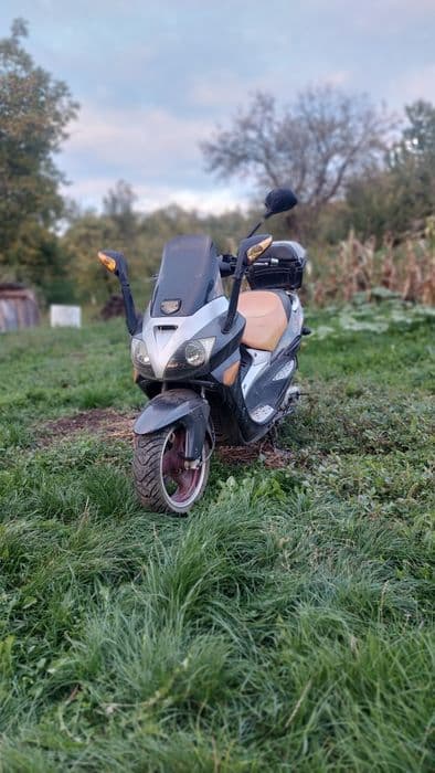 Vand scuter !!DEFECT!! (citiți descrierea)