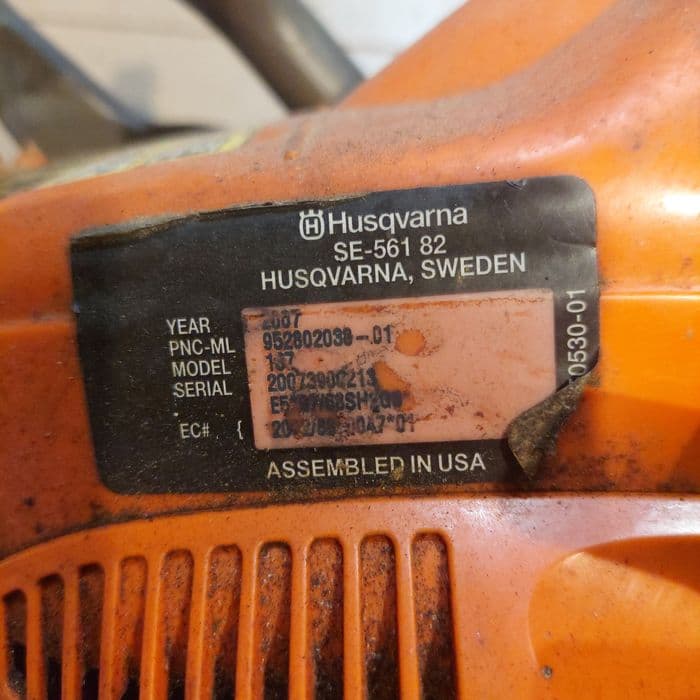 Vând drujba Husqvarna 137