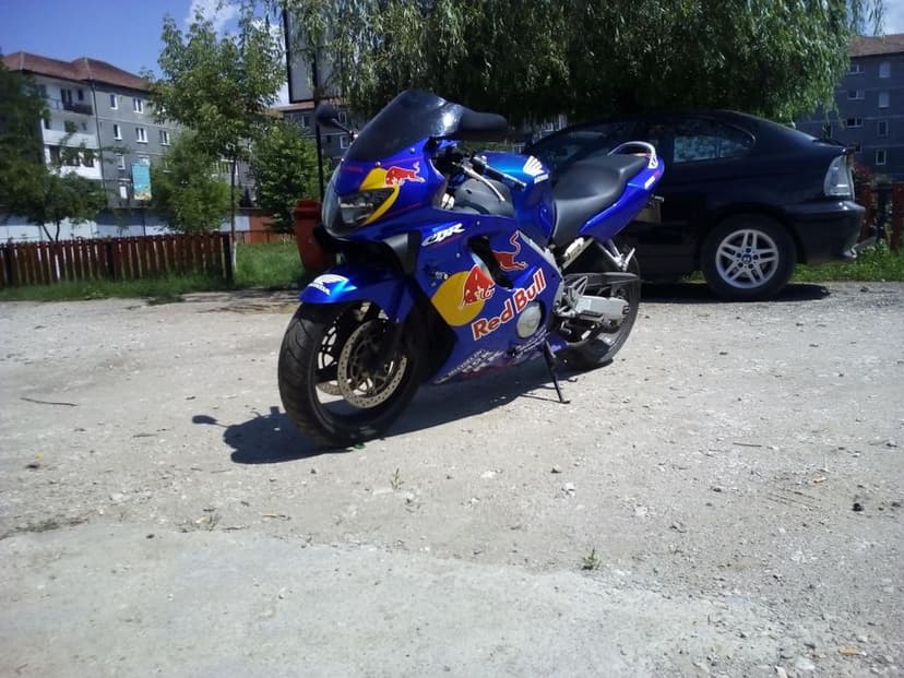 Motocicleta Honda  CBR F4