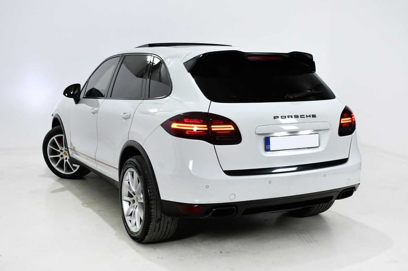 Porsche Cayenne 2013/Alb