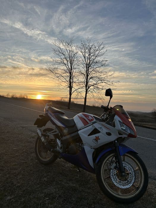 Honda cbr 125. r