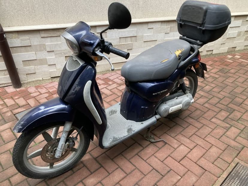 Vand scuter aprilia scarabeo