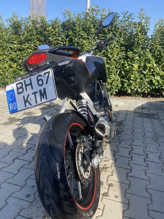 Ktm Duke Naked anul 2011