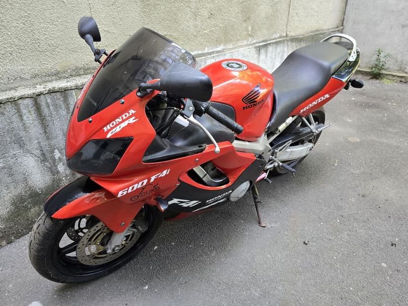 Vand Honda CBR 600 F4i 2001