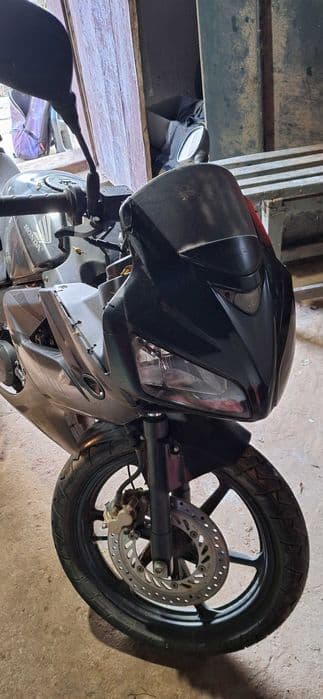 Motocicleta Honda CBR 125R