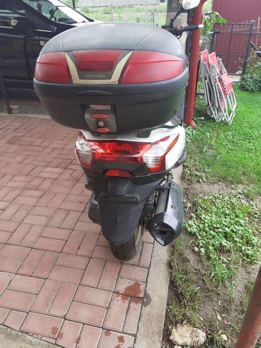 Scuter Kymco downtown