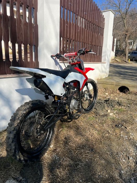 Vând cross 250 defect