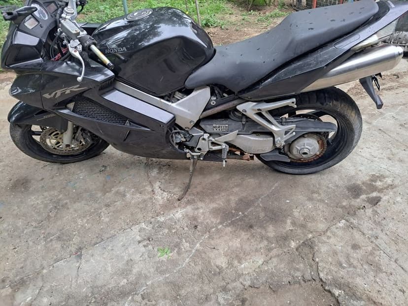 Piese honda vfr 800v-tech 2005