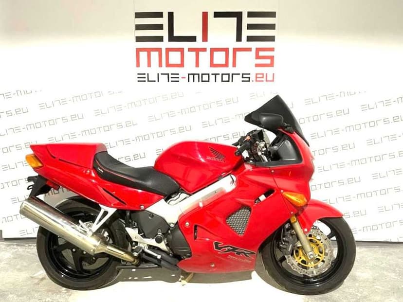 Honda VFR 800 doar 8.900 km impecabilă, condiție showroom - colecție