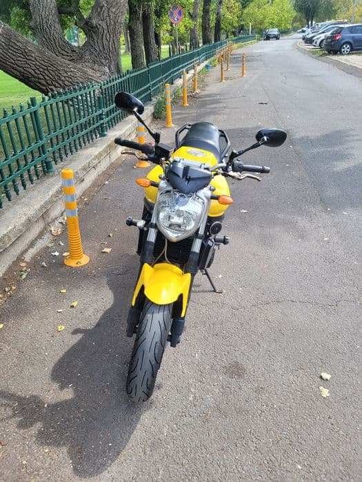 Motocicleta Yamaha FZ6 S2 naked, 600cm