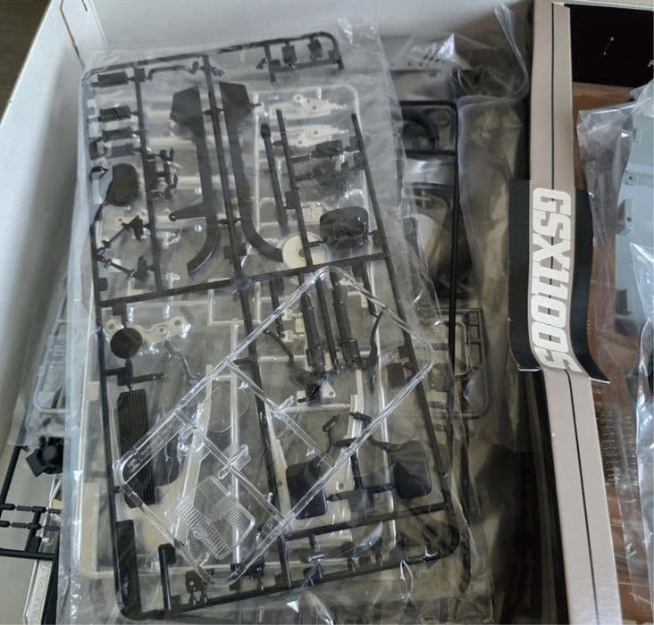 Macheta 1:6 - Tamiya Motocicleta Suzuki GSX1100S 1982 (Model Kit)