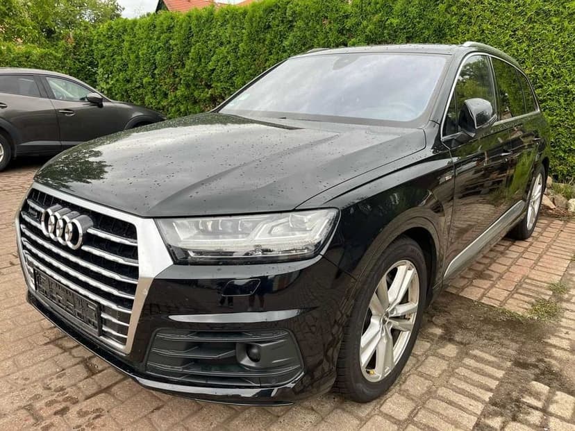 Audi Q7 3.0 TDI Quattro S-Line 7 locuri Bose Panoramic Webasto Carlig