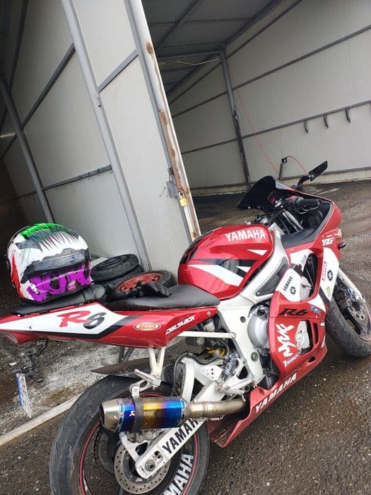 Vând Motocicleta Yamaha r6 600cc