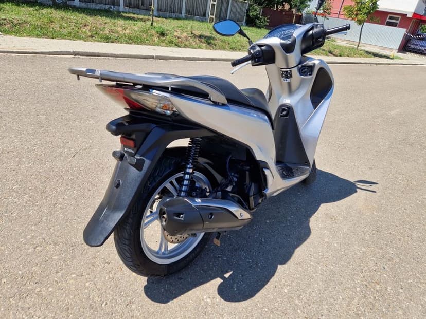 Honda sh 125i 2018 PERMIS CATEG B led abs /start stop  keyless go etc