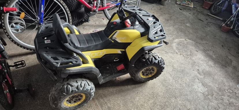 Vând ATV electric pentrucopii