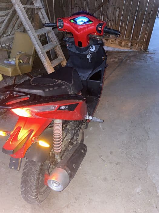 Scuter Generic 50cc – 600€Agrisu Mare)