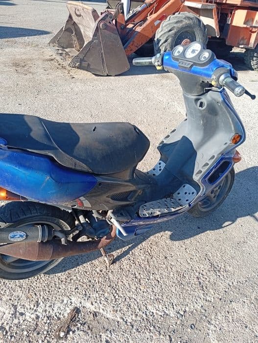 Vînd scuter Peugeot .