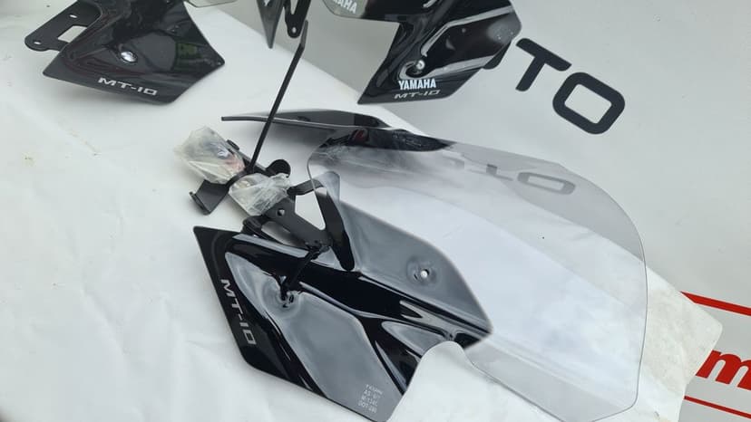 Yamaha MT10 MT 10  Parbriz original touring