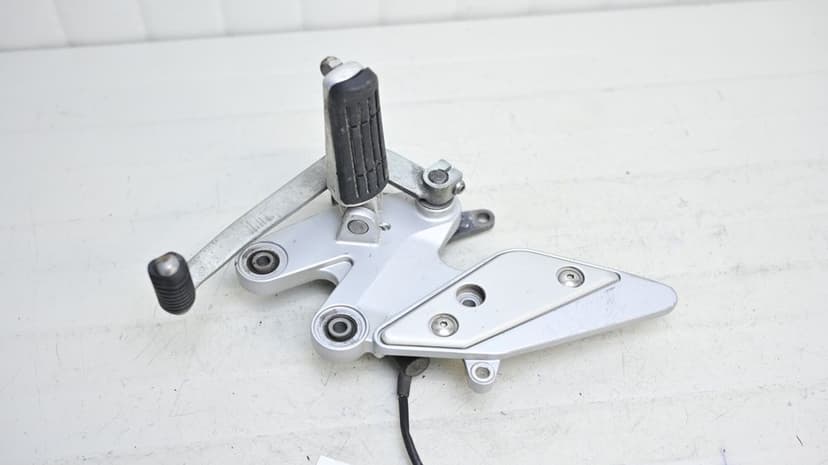 Suport Scarita Cu Pedala Frana Fata Dreapta Yamaha FZ6 2004 - 2009