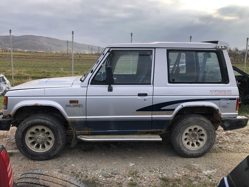 Dezmembrari dezmenbrari piese dez mitsubishi pajero mk1 2,5diesel 4x4