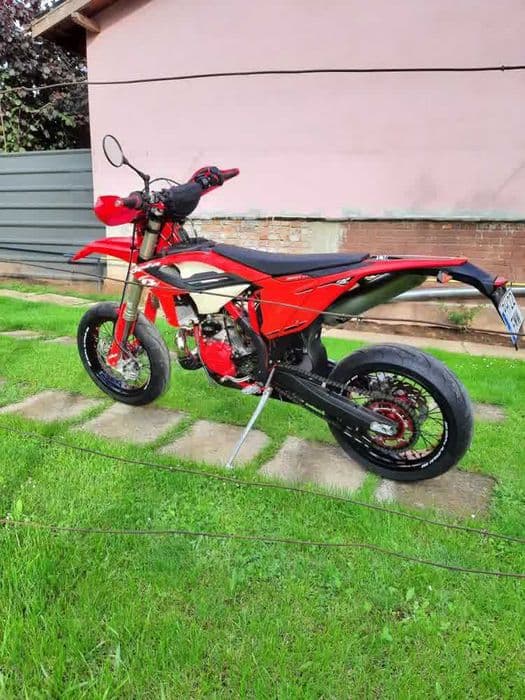 Beta 300rr enduro și supermoto