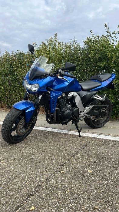 Kawasaki Z750 - naked